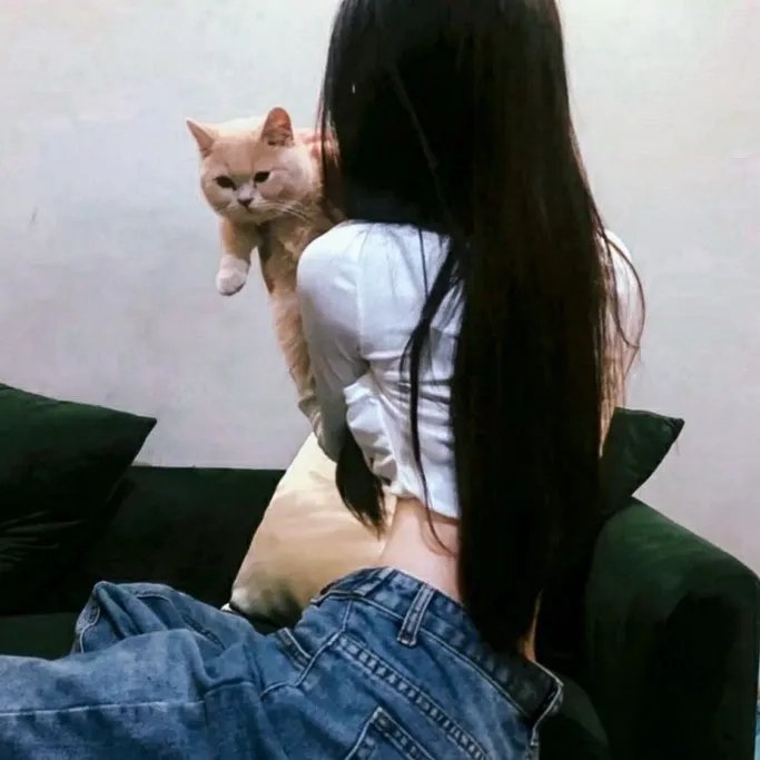 严肃的男人